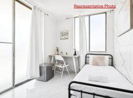 Convenient Single Stay in Heart of Cabramatta - Shared Bathroom and Kitchen, hotel em Cabramatta