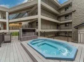 Modern Comfort at the Plaza 2 Bed with a View