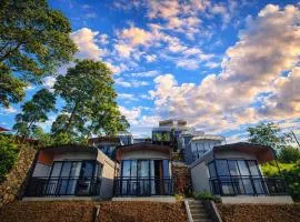 The Lakebox Menjer by Travelink