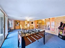 Relax and Play 3BR Retreat w Sunroom
