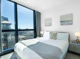 Boutique 1B2B HighRise Condo in CBD