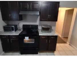 McDaniel House Private Room 7 Shared Bathroom