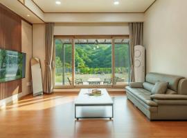 Hongcheon Vivaldi Four Seasons Pension โรงแรมในฮองชอน