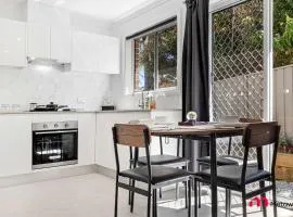 MetaWise BnB Modern 2BR Self-Contained Guest Suite