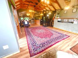 Drakensberg Inkosana Lodge: Champagne Valley şehrinde bir otel