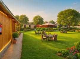 브린다반에 위치한 호텔 Hotel Padharo Sa Resort, Vrindavan-Lavis & Luxury Rooms With Parking Near Prem Mandir