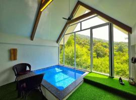 La Vida Villa, hotel en Bārsiv