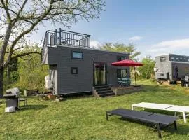 Unique Tinyhouse Retreat with BBQ Near Asheville
