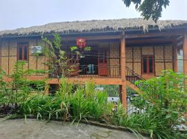 Dán Huyền Homestay, hotel en Làng Mõ