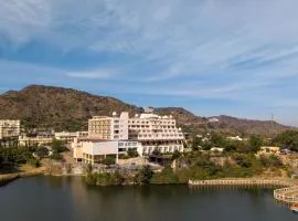 Via Lakhela Lakeview Resort & Spa