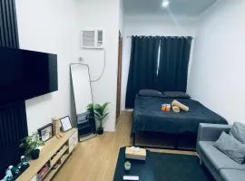 J&J Mactan Stays PS4, Netflix, Pool & Free Parking