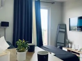 J&J Mactan Stays PS4, Netflix, Pool & Paid Parking