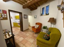 Porta Mazzini Affittacamere, hotel u gradu 'Iesi'