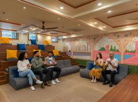 The Hosteller Agra, Tajganj, hotel em Agra