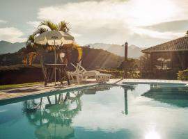 Chal&eacute;s Montanha Pousada