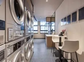 Atour Hotel Xiaolvgu Park near Urumqi High-speed Railway Station