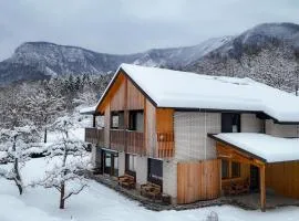 Hiša na Hribu- A Peaceful Hilltop Escape above river Kolpa