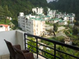 Hotel Dark Clouds, hótel í Bhowāli