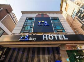 Hotel Social Stay，抱川的飯店