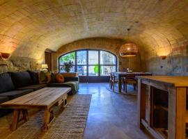 Cal Robusto Turisme Eqüestre, hotel a Siurana