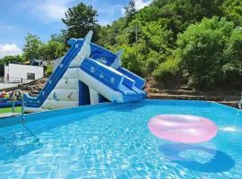 Chuncheon Dogandstay