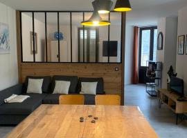 Charmant Appartement ensoleillé Massif des Bauges, Hotel in Leschaux