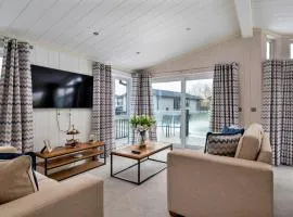 Finest Retreats - Churchill Luxury Lodge