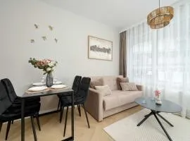 Elegant Apartments Mieszczańska Wrocław with Air Conditioning, Spa & Gym by Renters Prestige