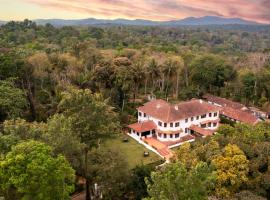 amã Stays & Trails - Taneerhulla Bungalow, Coorg, hôtel à Titimati