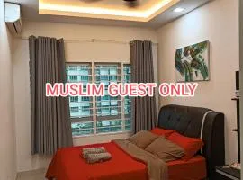 QAISARA D'SAVANNA HOMESTAY@SOUTHVILLE CITY