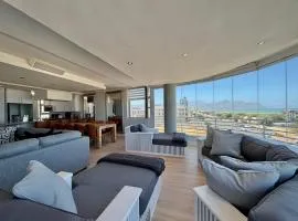 Ultimate luxury on Beach Road