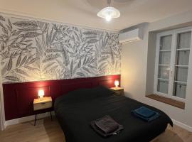Bel appartement rénové avec grande terrasse proche Lillet à Podensac, hotel en Podensac