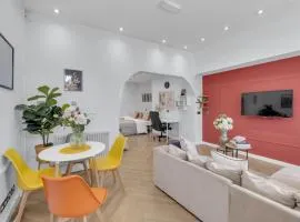 Bella - Central Portsmouth Stay with Pool Table, Close to Attractions