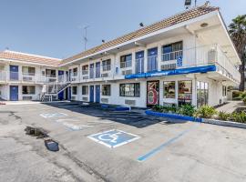 Motel 6 Modesto, CA، فندق في موديستو