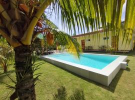 Dom's Oase, hotel en Bolod