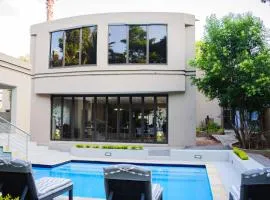 The Hide on Aston-Sandton