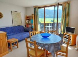 Charmant appartement à Méaudre - 5 pers, parking inclus - FR-1-737-39, hotel in Méaudre