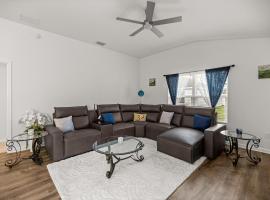 Cozy 2BR Near Eastport Town Square & Middleton, Hotel in Sumterville