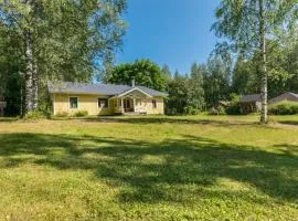 Holiday Home Rauhalinna by Interhome