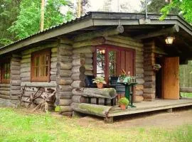 Holiday Home Metsäpirtti by Interhome