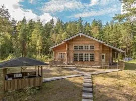 Holiday Home Valkealammi by Interhome