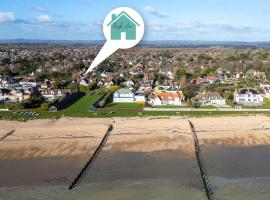 Spacious Coastal Family Home Sleeps 8, hotel di Bognor Regis