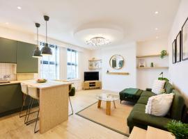 Aura - Elegant Retreat in Prime Leeds Location!, Hotel in Headingley