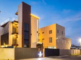 The Cornerstone Suites