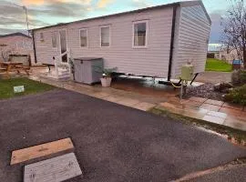 8 berth 3 Bedroomed Caravan Lyons Robin Hood Rhyl 17 Elm Crescent