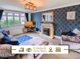 4 BDR House By Caledonia Luxe Stays Short Lets & Serviced Accommodation Billingham, hotel in Billingham