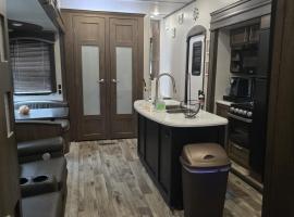 Courtside Villa at Key Largo, loc de glamping din Key Largo