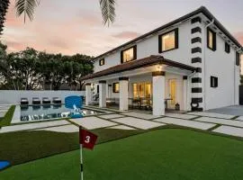 The Miami Villa, Private Pool with Pool Table