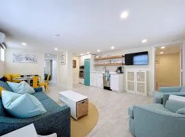 Sea LaVie!! Steps 2 Beach & Bay