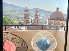 Apartamento central con parqueadero